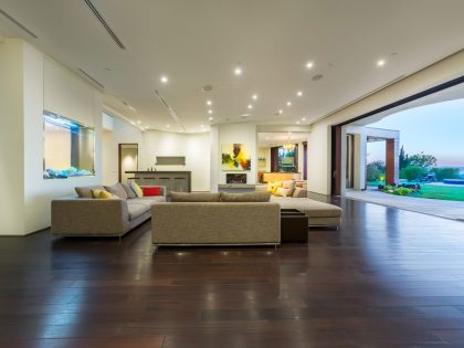 A Breathtaking Contemporary Home with Stylish Interiors in Beverly Hills, California by Gabbay Architects (6)