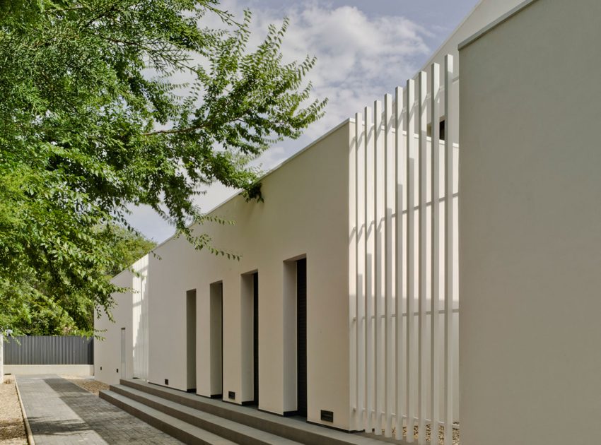 A Bright Modern House with Lots of White in Albacete, Spain by Colectivo Du Arquitectura (5)