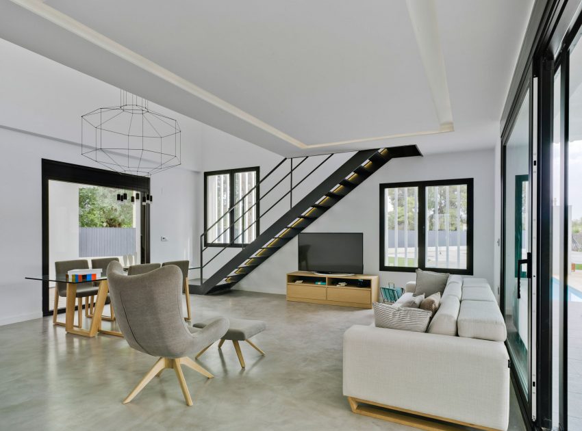A Bright Modern House with Lots of White in Albacete, Spain by Colectivo Du Arquitectura (6)