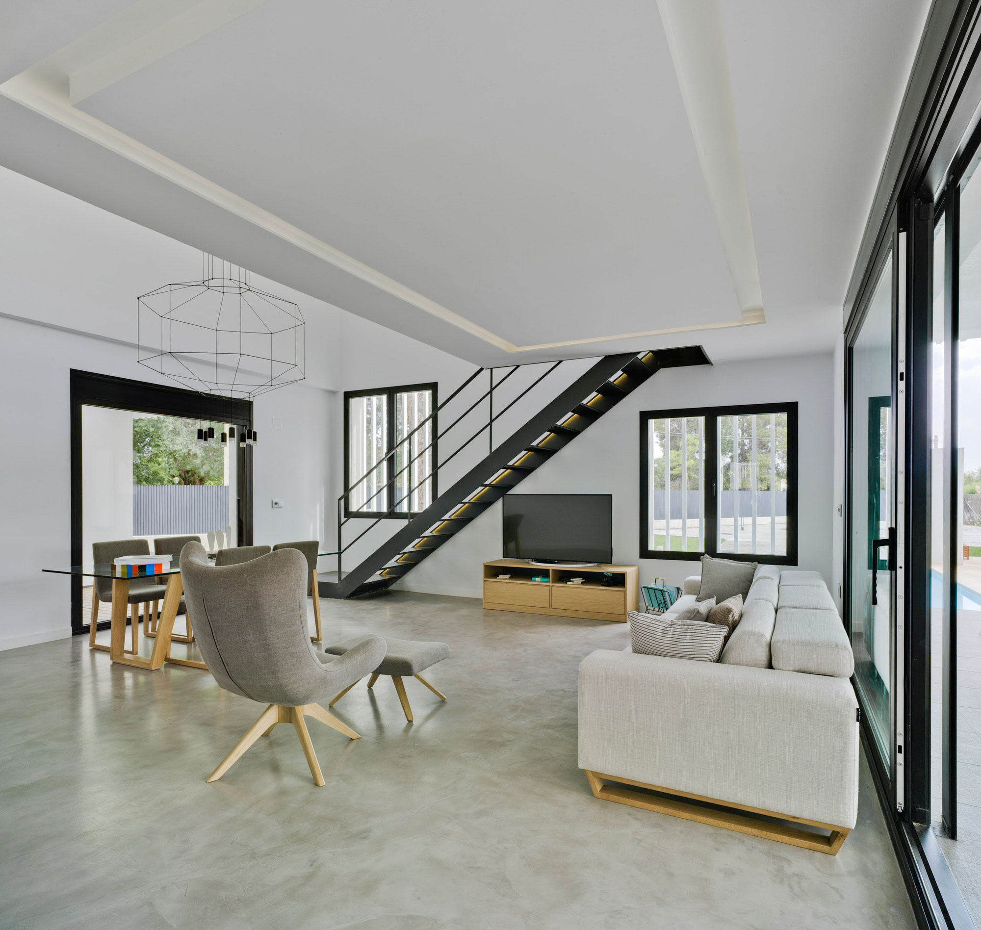 A Bright Modern House with Lots of White in Albacete, Spain by Colectivo Du Arquitectura (6)