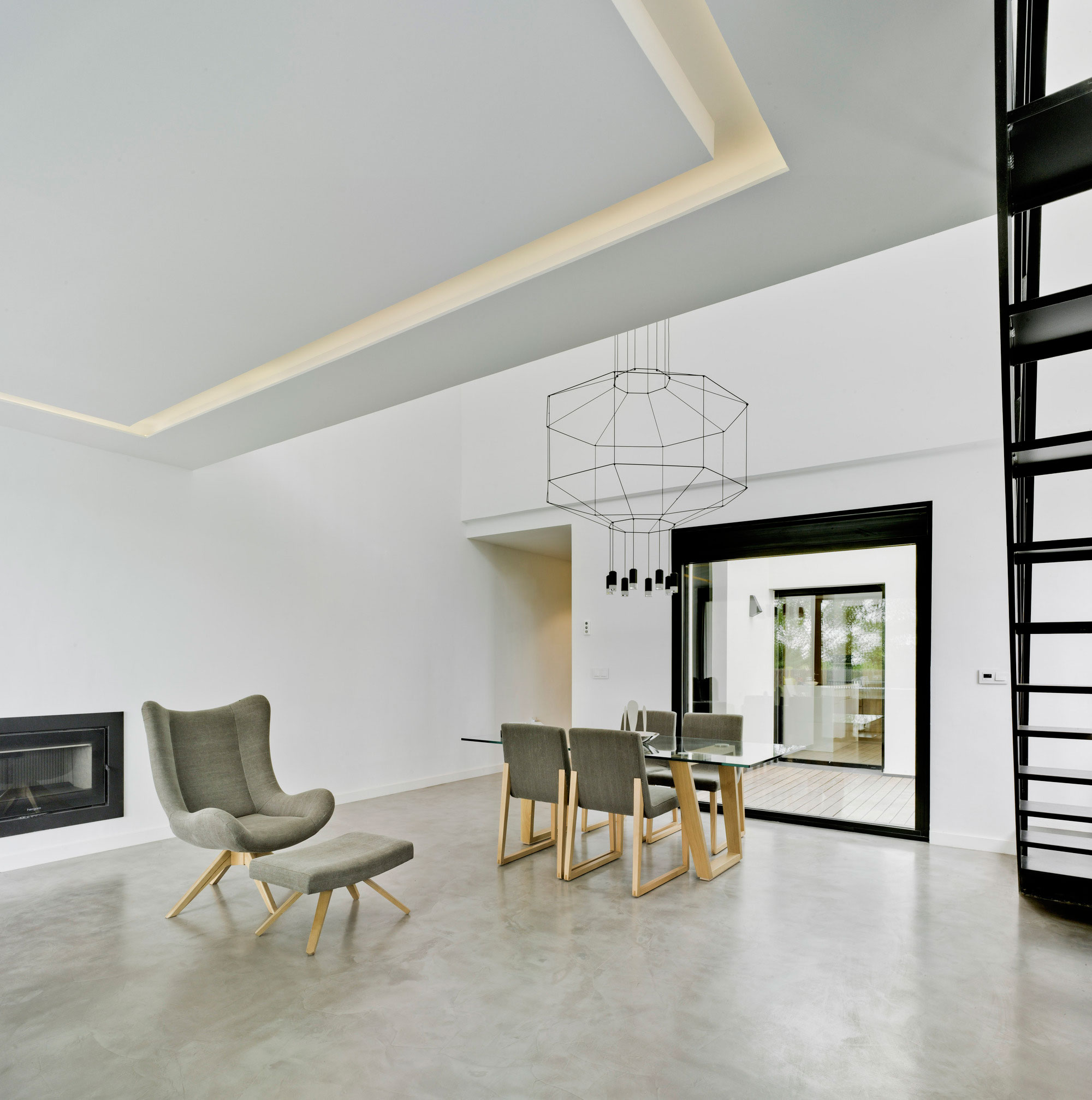 A Bright Modern House with Lots of White in Albacete, Spain by Colectivo Du Arquitectura (7)