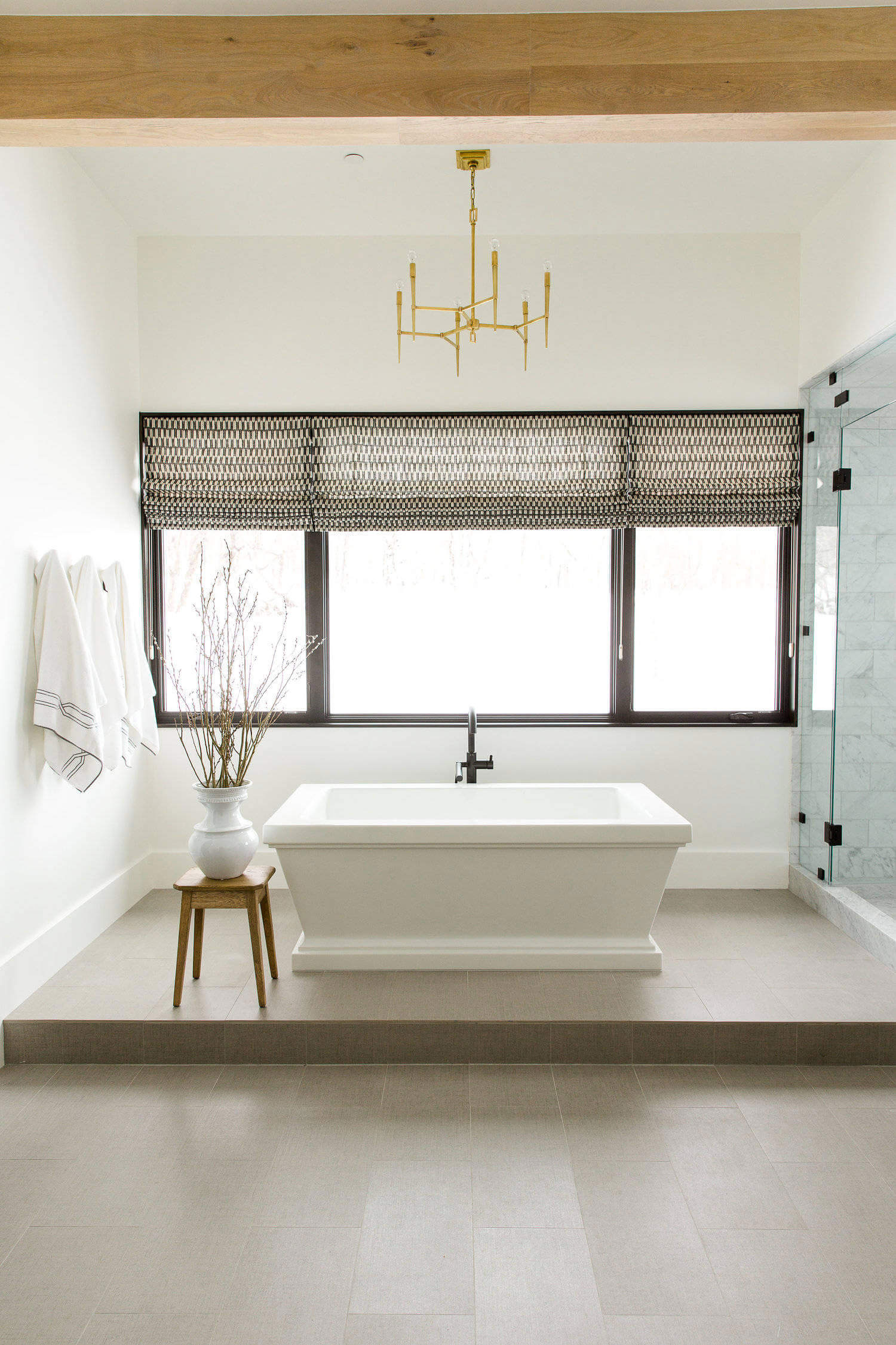 A Bright Modern Mountain Home Drenched in Rustic Décor in Park City, Utah by Studio McGee (19)