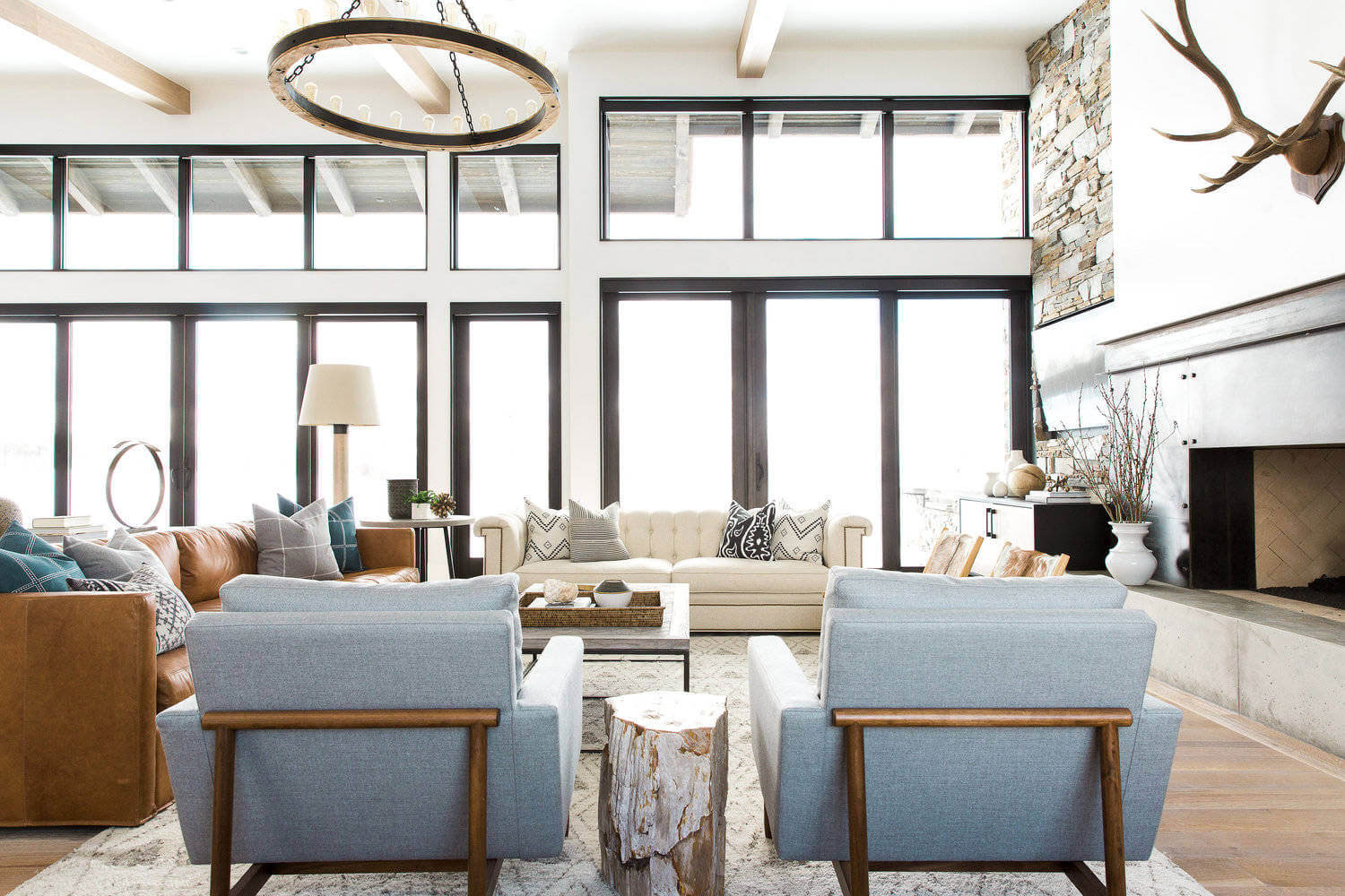 A Bright Modern Mountain Home Drenched in Rustic Décor in Park City, Utah by Studio McGee (3)