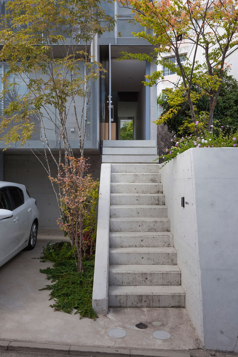 A Bright and Airy Concrete Home for Family of Three in Hiroshima Prefecture by Yutaka Yoshida Architect & Associates (3)