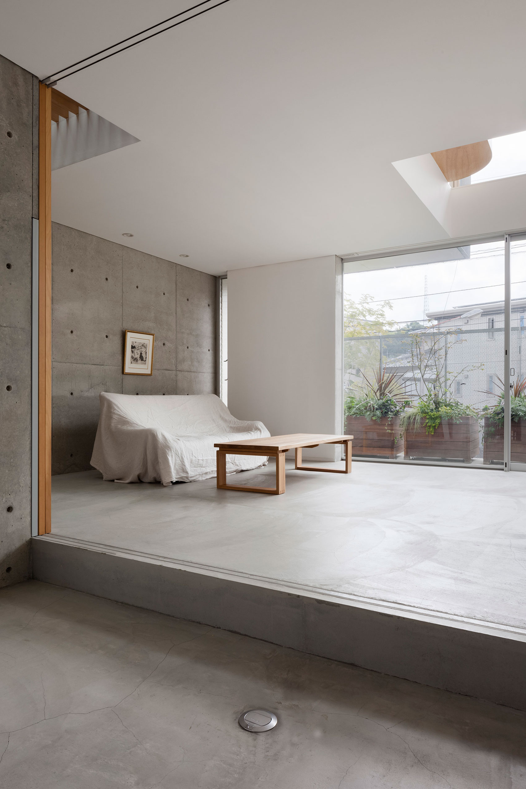 A Bright and Airy Concrete Home for Family of Three in Hiroshima Prefecture by Yutaka Yoshida Architect & Associates (4)