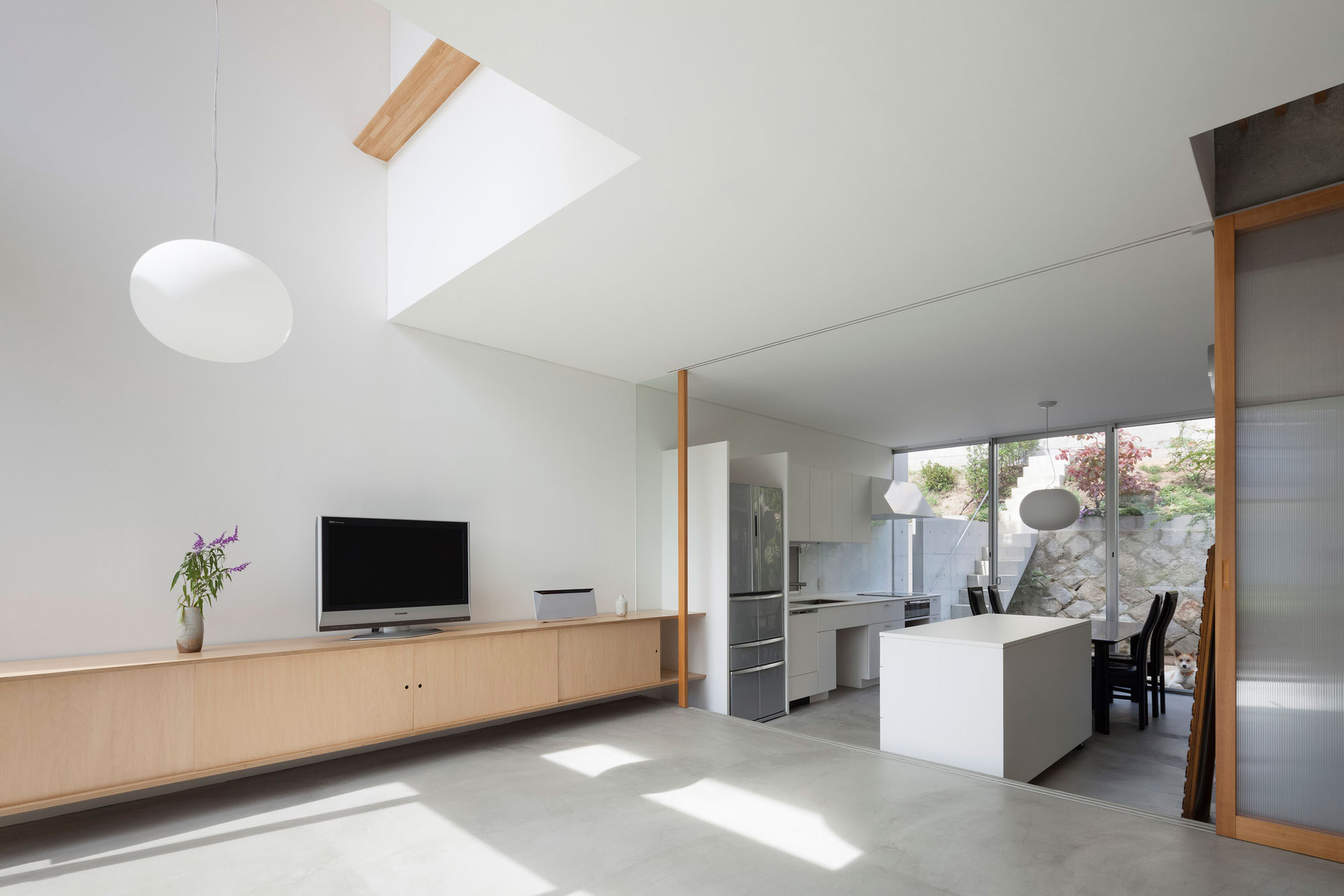 A Bright and Airy Concrete Home for Family of Three in Hiroshima Prefecture by Yutaka Yoshida Architect & Associates (7)