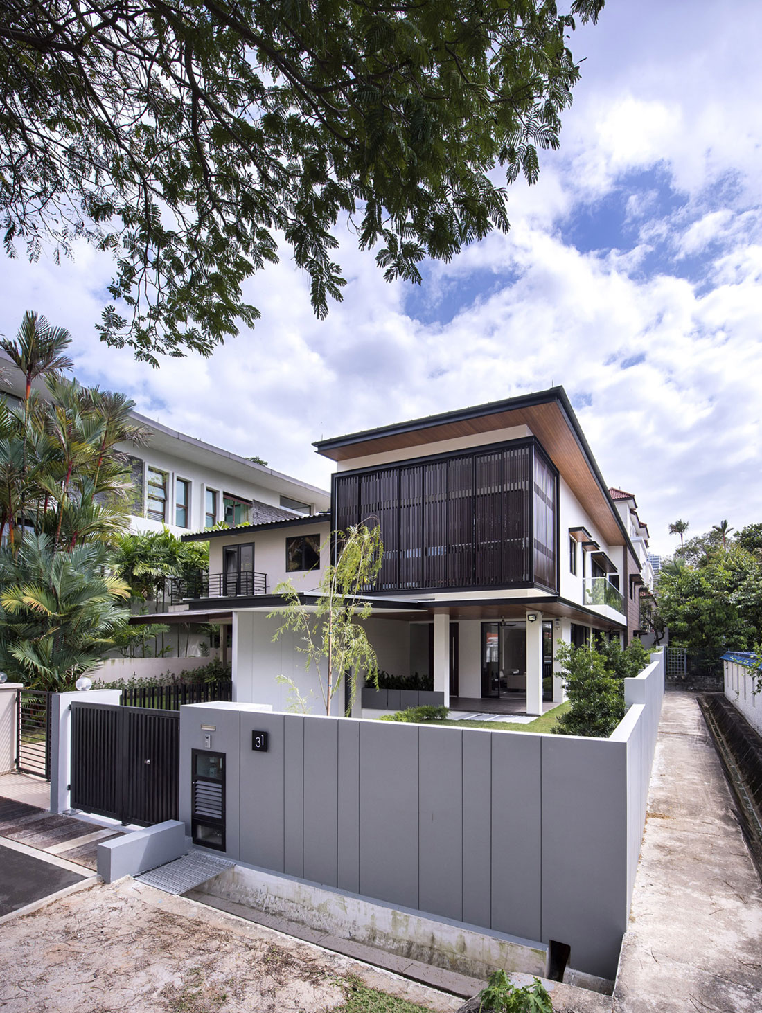 A Bright and Airy Contemporary Home with Elegant Interiors in Singapore by ADX Architects (1)
