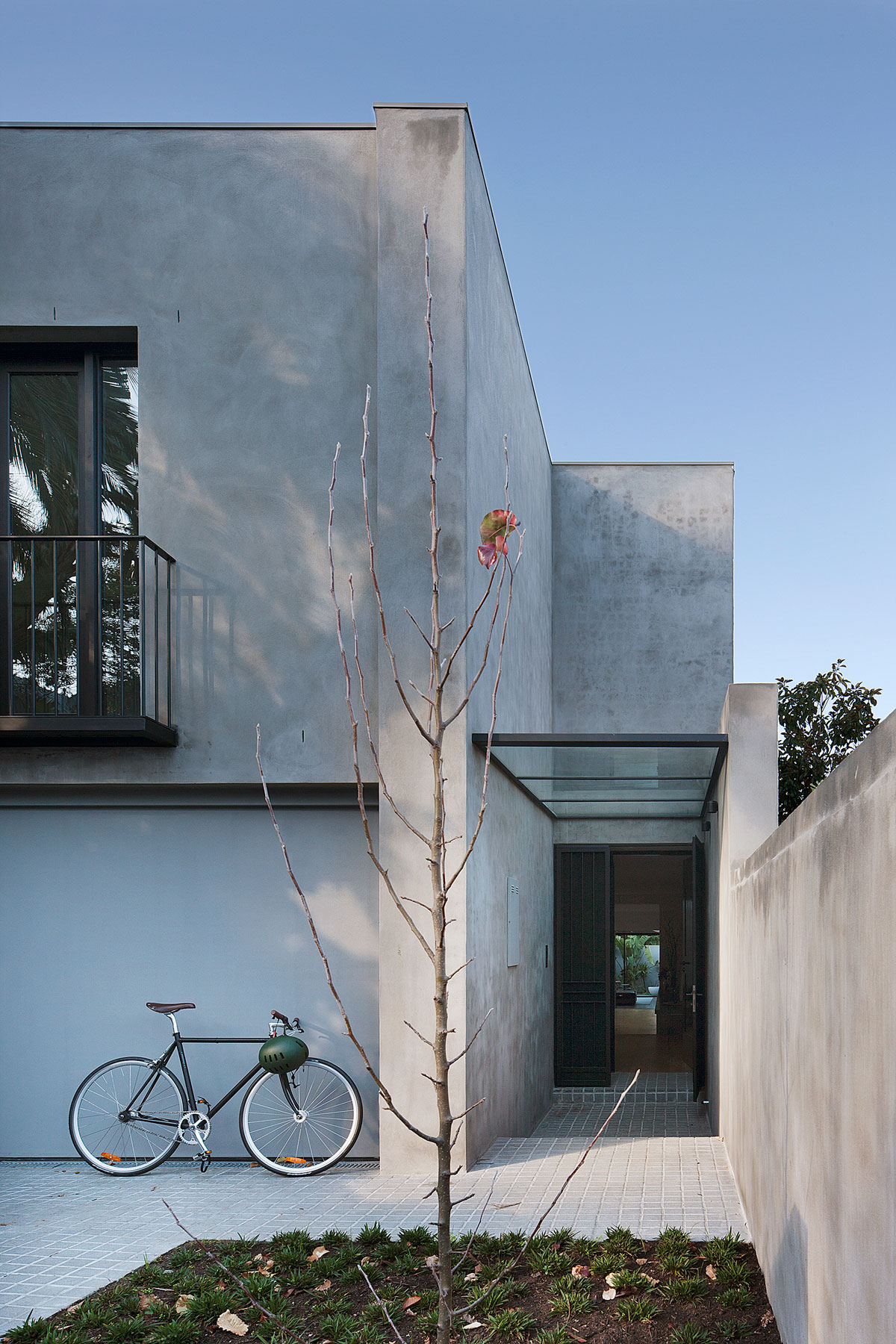 A Bright and Elegant Home with Luxurious Details in Melbourne, Australia by Robson Rak Architects (1)