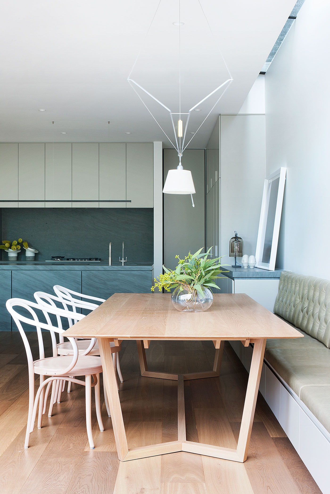 A Bright and Elegant Home with Luxurious Details in Melbourne, Australia by Robson Rak Architects (21)