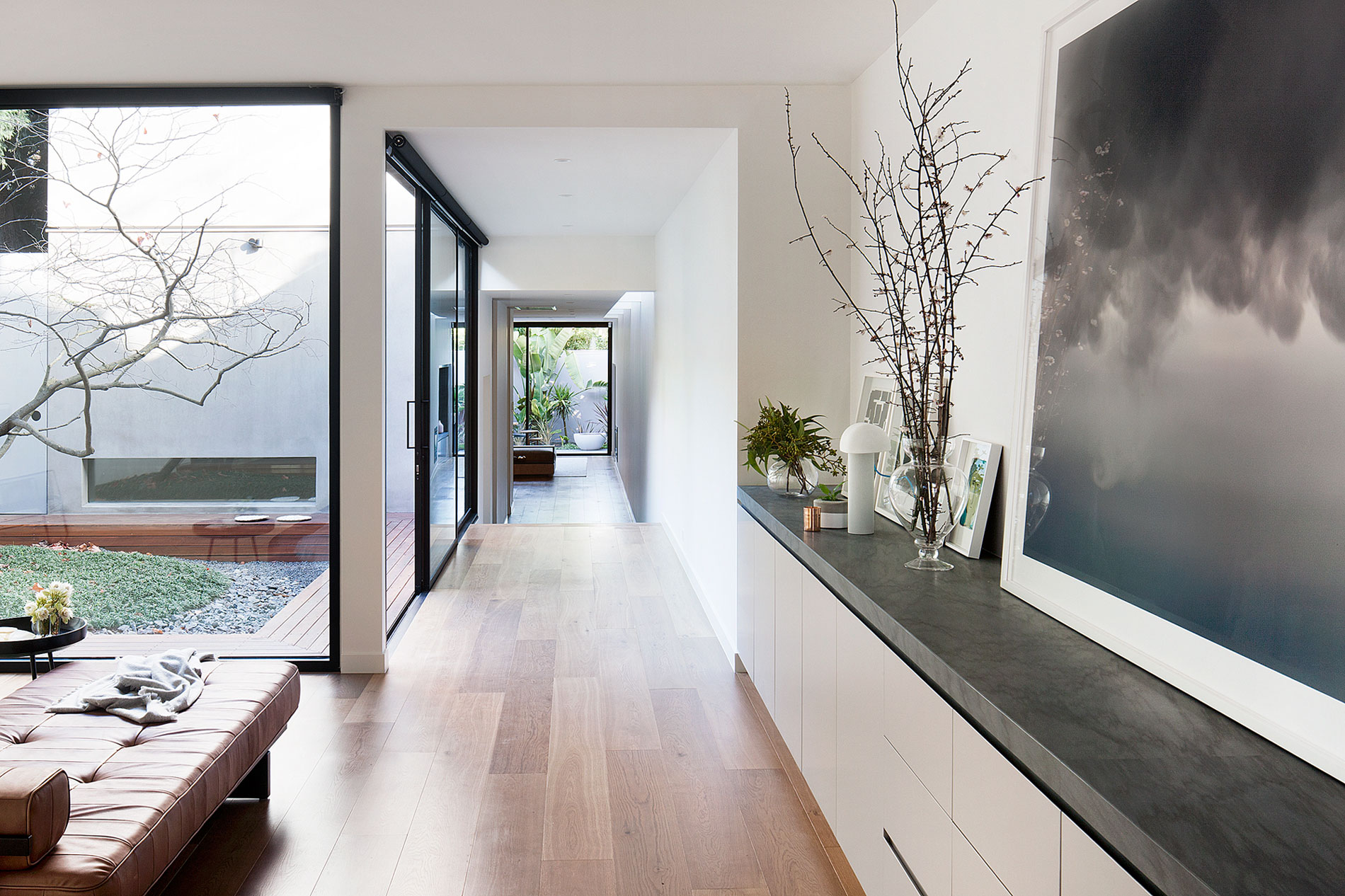 A Bright and Elegant Home with Luxurious Details in Melbourne, Australia by Robson Rak Architects (3)