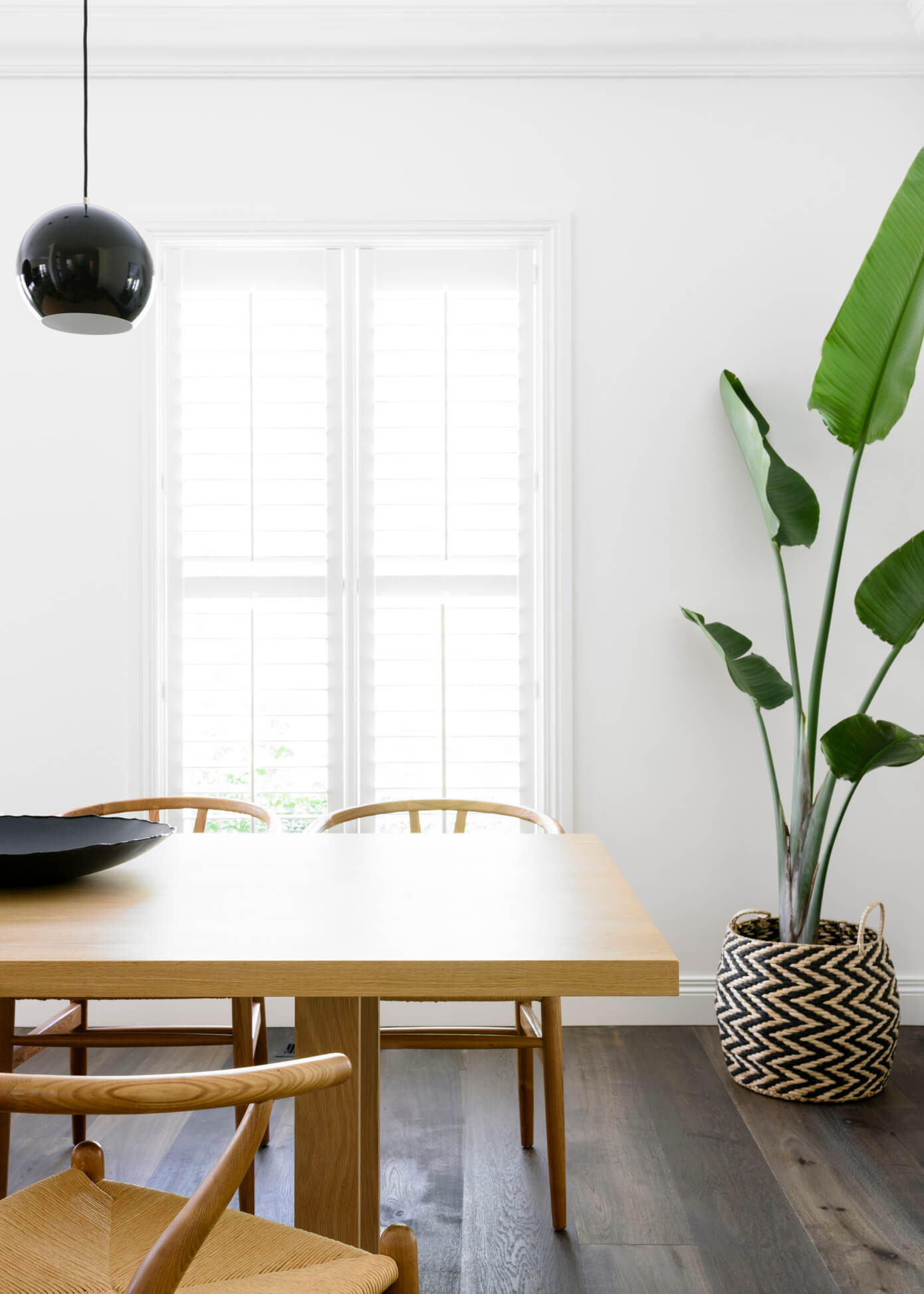 A Bright and Stylish Family Home with Luminous Interiors in Melbourne, Australia by Biasol (11)