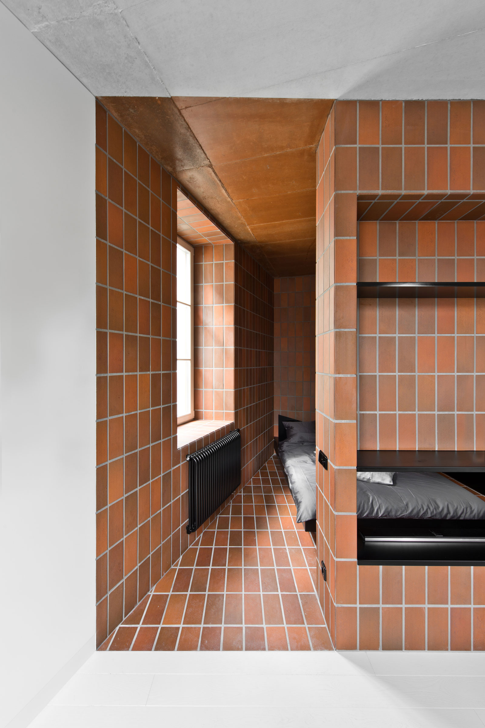 A Bright and Stylish Monochromatic Apartment in Vilnius, Lithuania by YCL Studio (11)