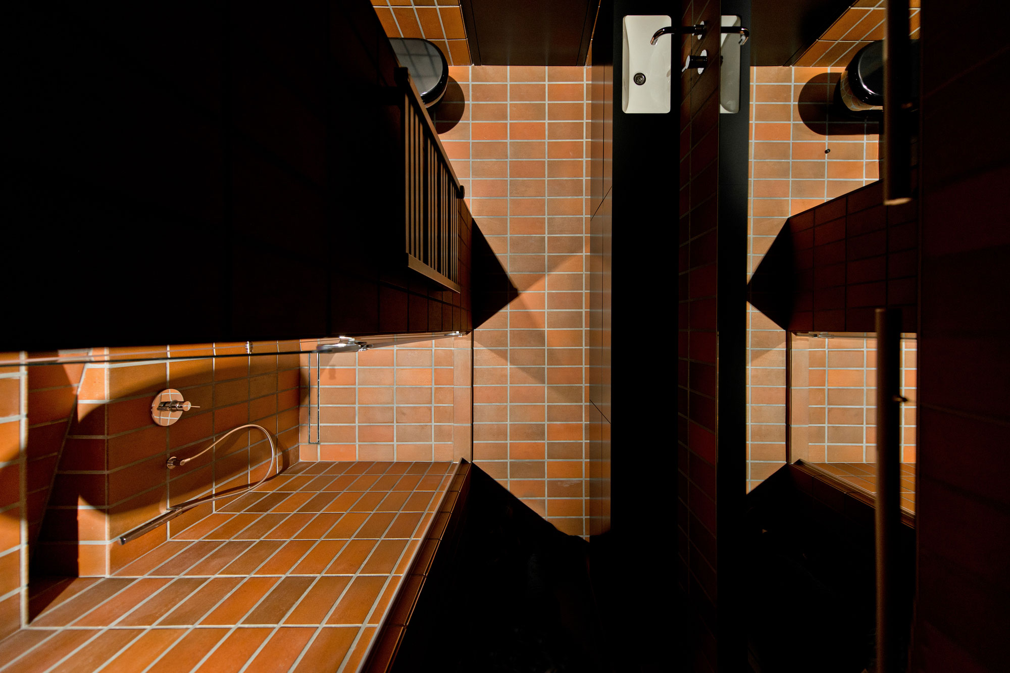 A Bright and Stylish Monochromatic Apartment in Vilnius, Lithuania by YCL Studio (15)