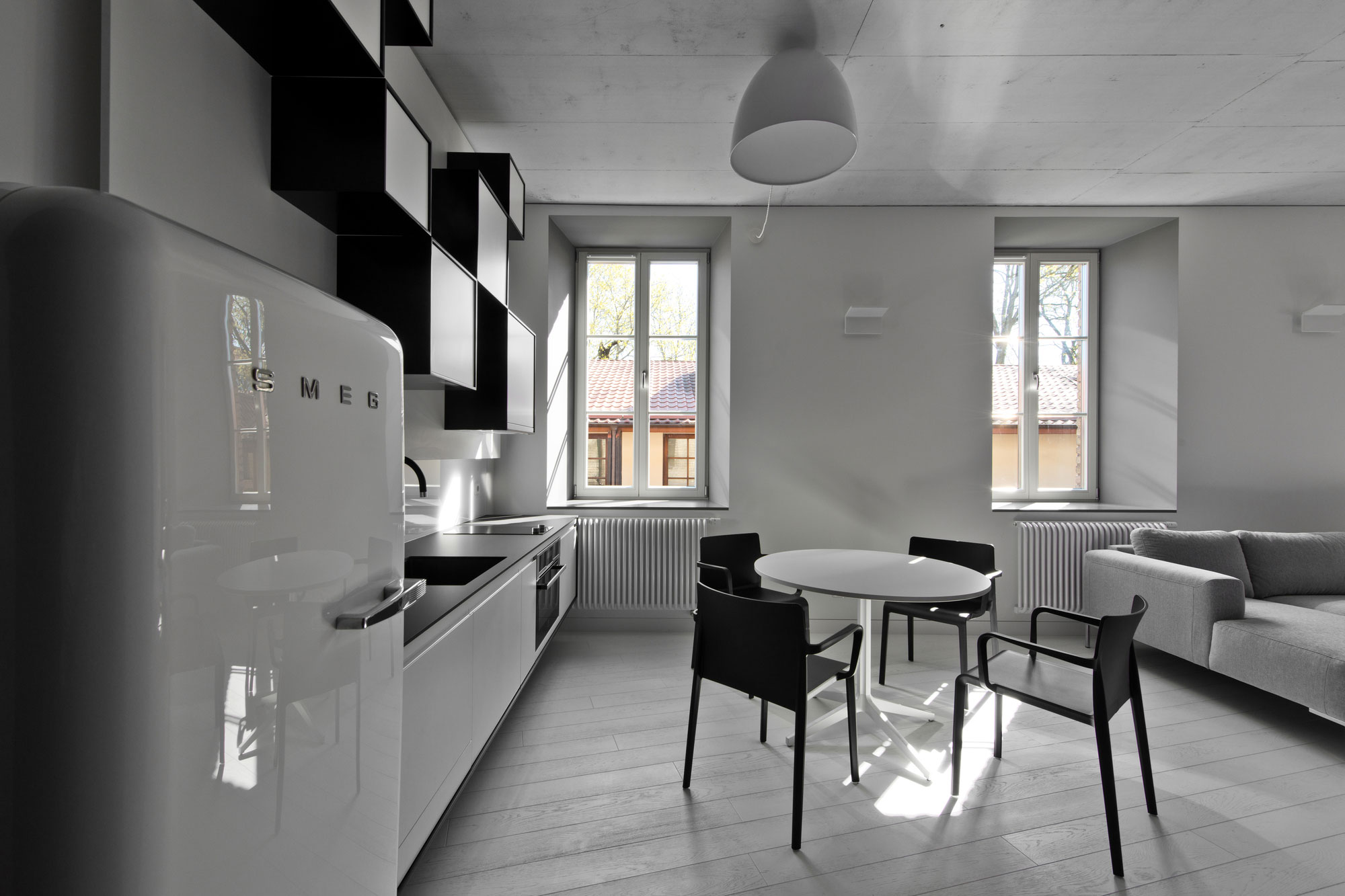 A Bright and Stylish Monochromatic Apartment in Vilnius, Lithuania by YCL Studio (6)