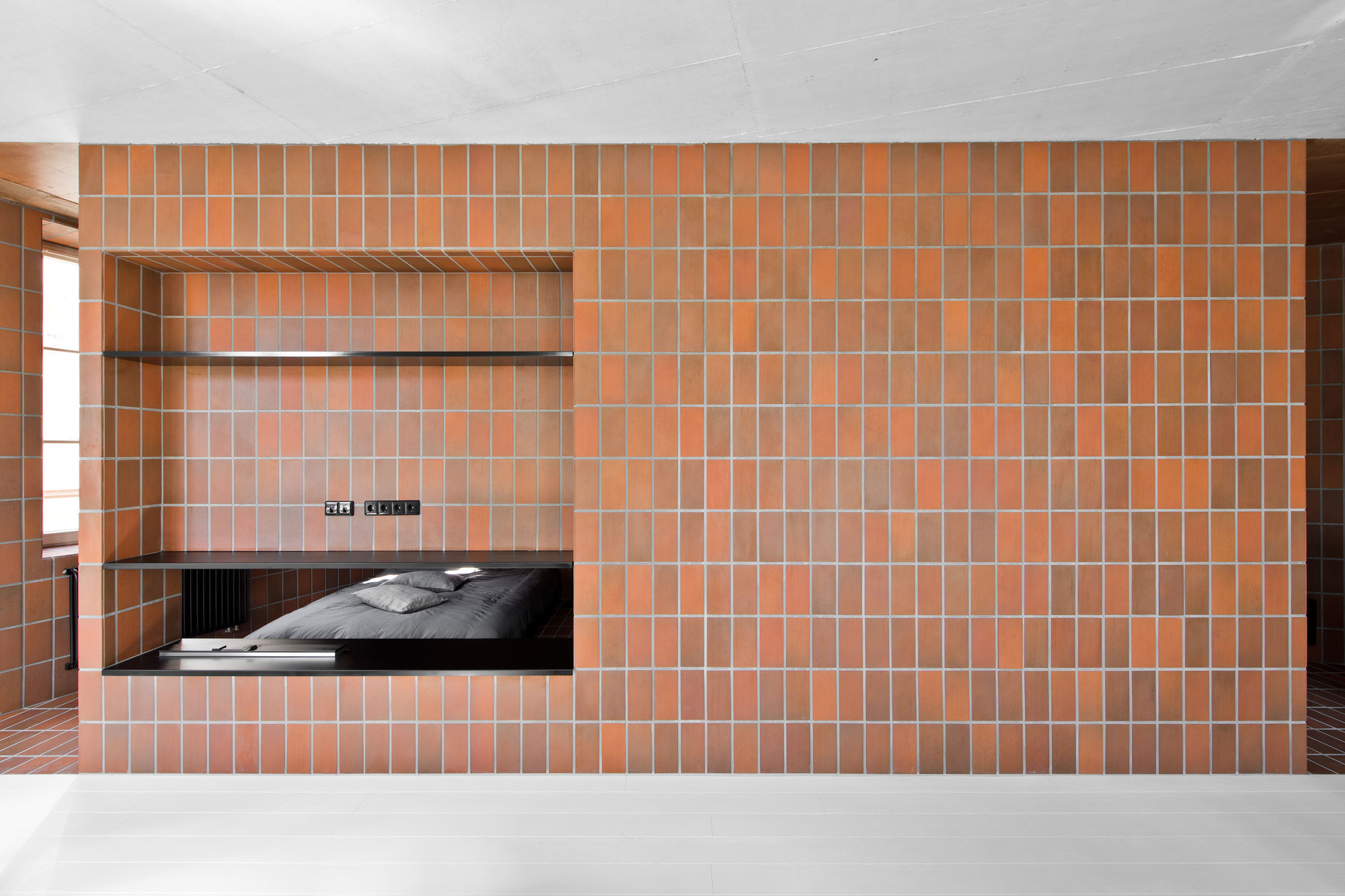 A Bright and Stylish Monochromatic Apartment in Vilnius, Lithuania by YCL Studio (9)