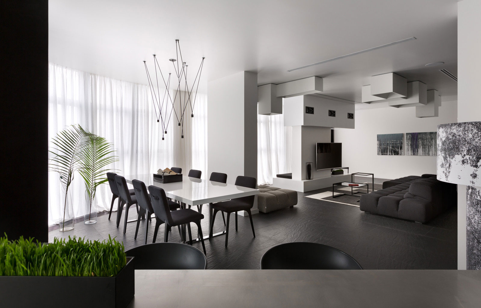 A Bright and Vibrant Apartment Plays with Black and White Accents in Kiev, Ukraine by Lera Katasonova (11)