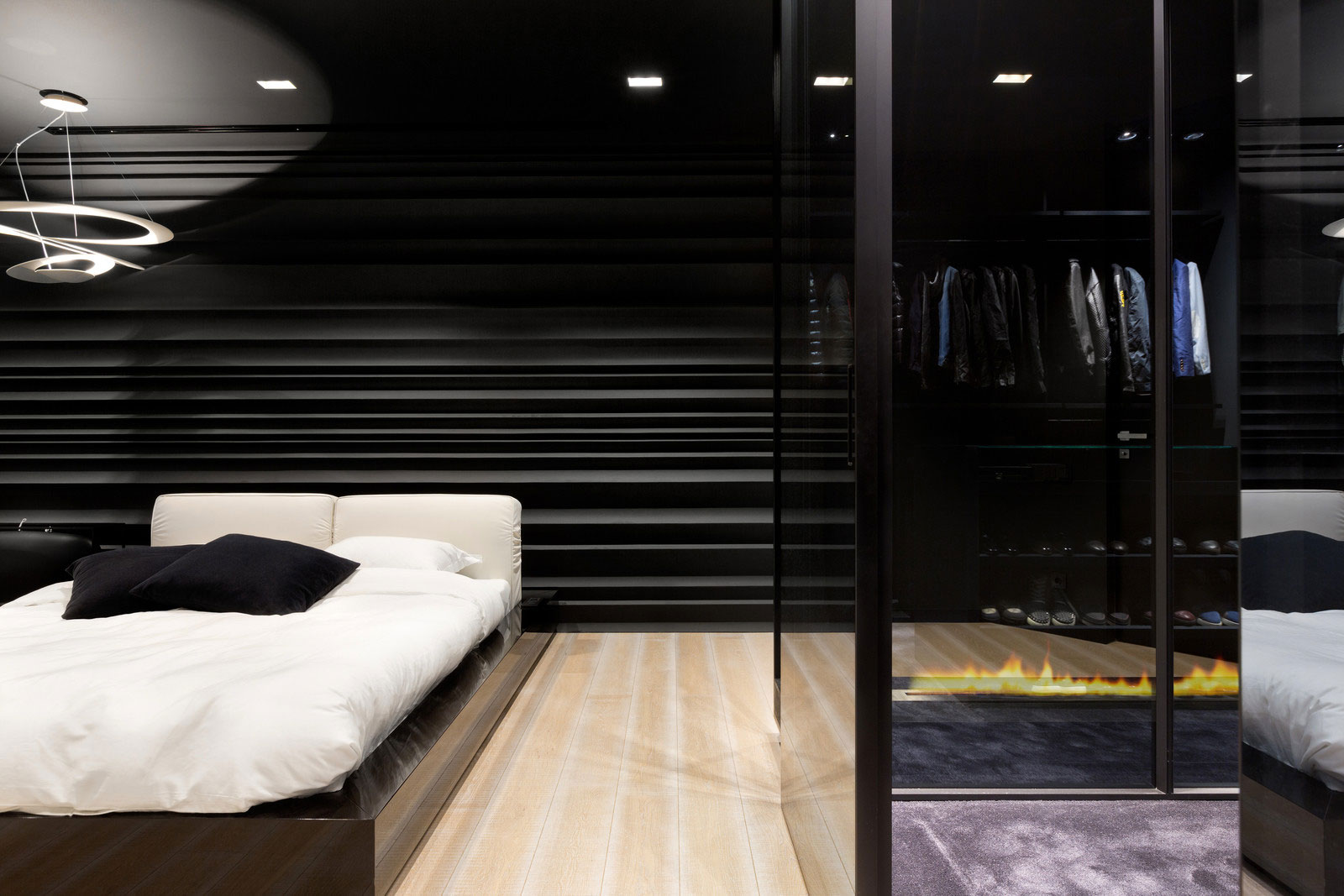 A Bright and Vibrant Apartment Plays with Black and White Accents in Kiev, Ukraine by Lera Katasonova (16)