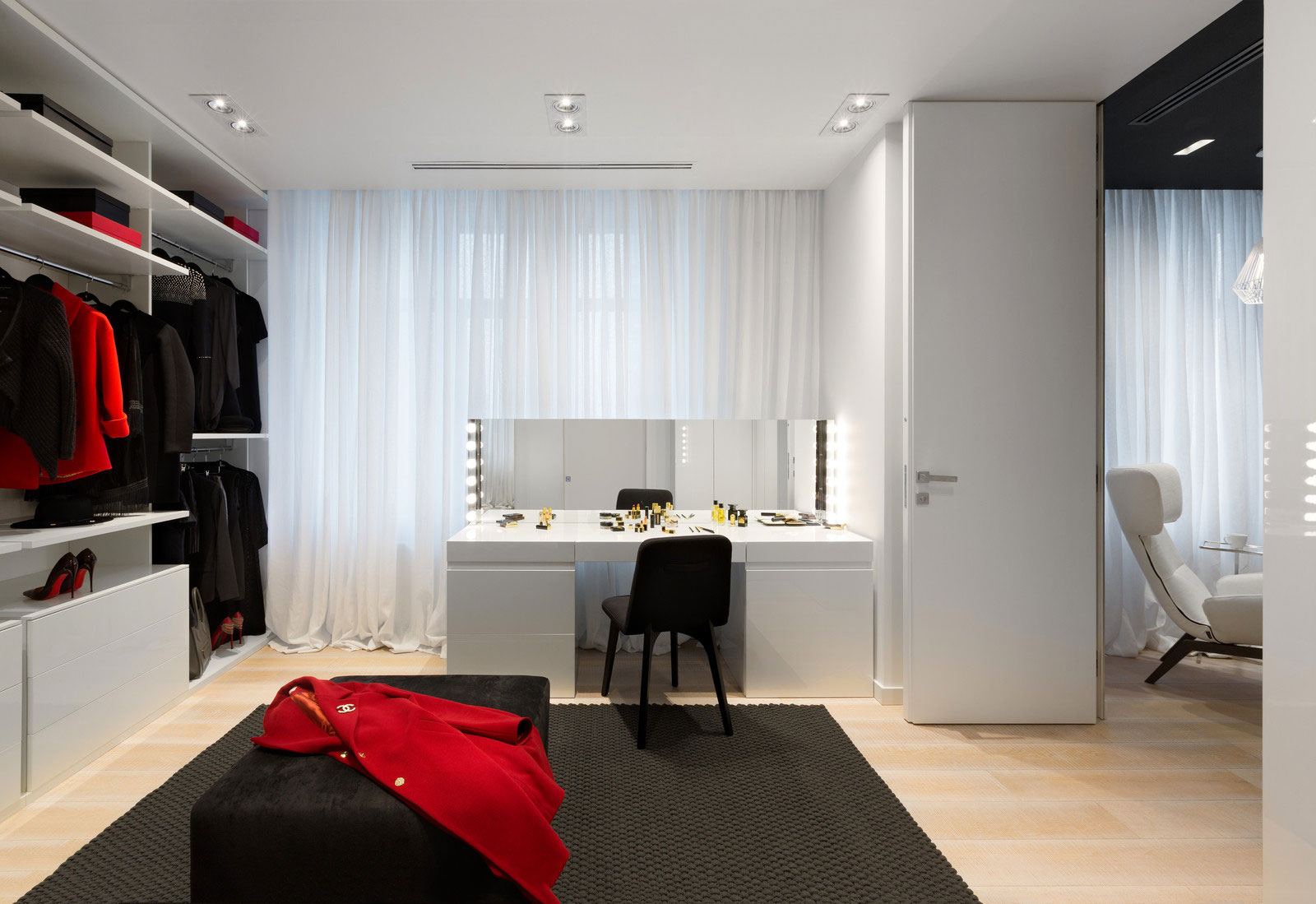 A Bright and Vibrant Apartment Plays with Black and White Accents in Kiev, Ukraine by Lera Katasonova (21)