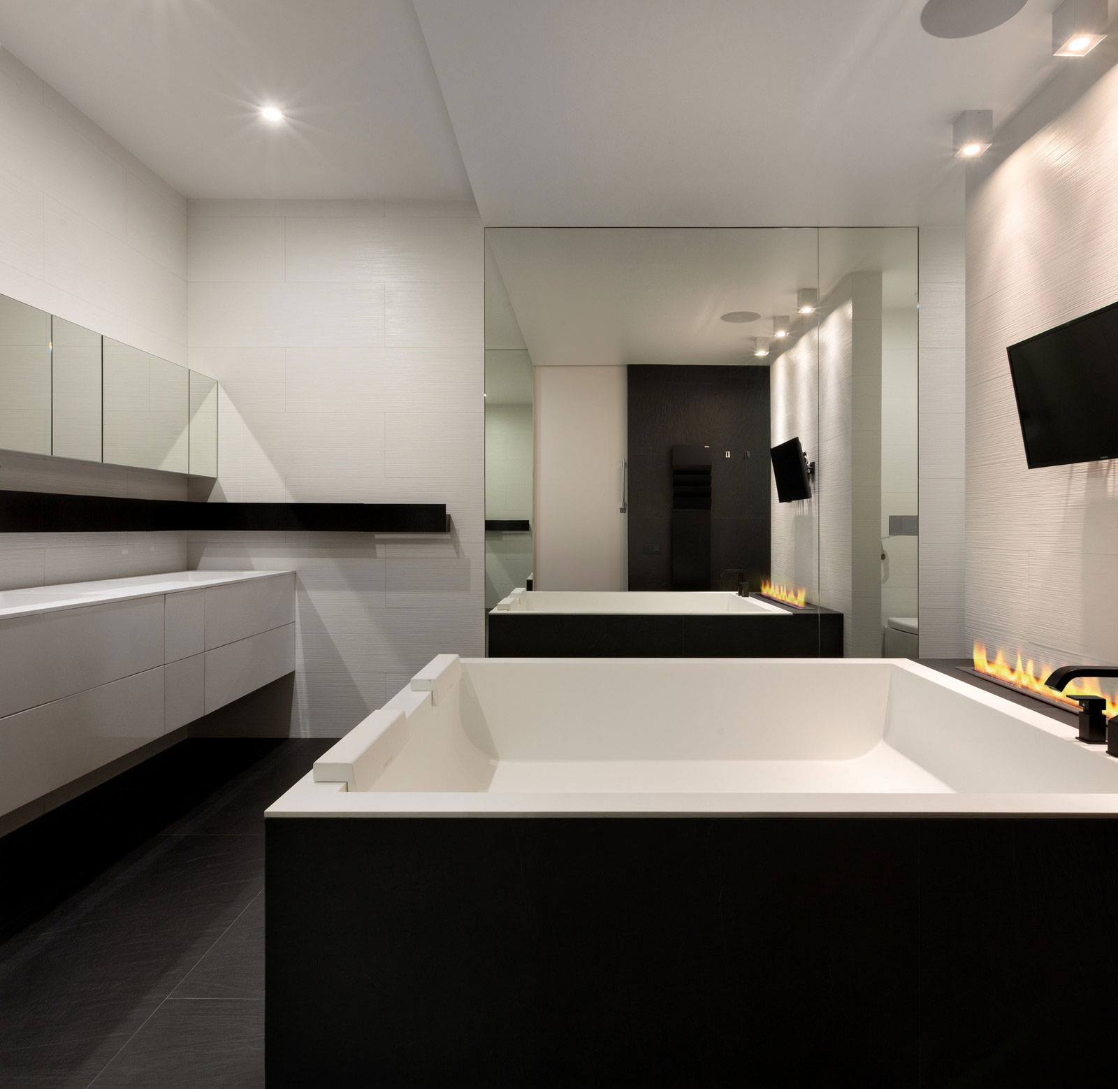 A Bright and Vibrant Apartment Plays with Black and White Accents in Kiev, Ukraine by Lera Katasonova (25)