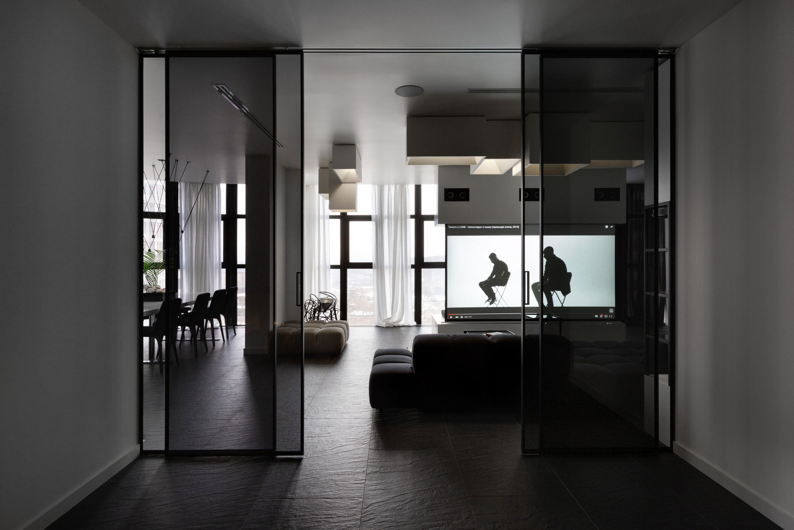 A Bright and Vibrant Apartment Plays with Black and White Accents in Kiev, Ukraine by Lera Katasonova (7)