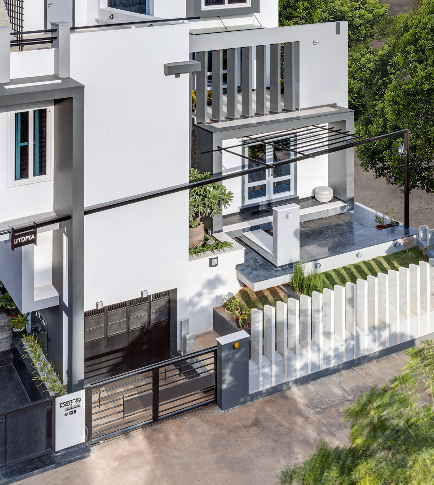 A Bright and Warm Modern Home with Lots of Yellow and White in Nagarbhavi, India by Ashwin Architects (1)