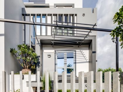 A Bright and Warm Modern Home with Lots of Yellow and White in Nagarbhavi, India by Ashwin Architects (5)