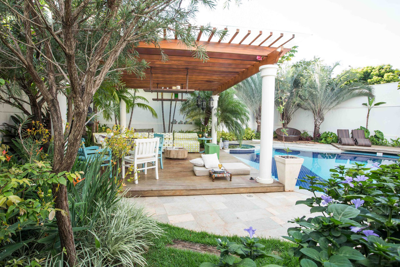 A Charming Contemporary Home with Plenty of Character in São Jose do Rio Preto, Brazil by Piloni Architecture (3)