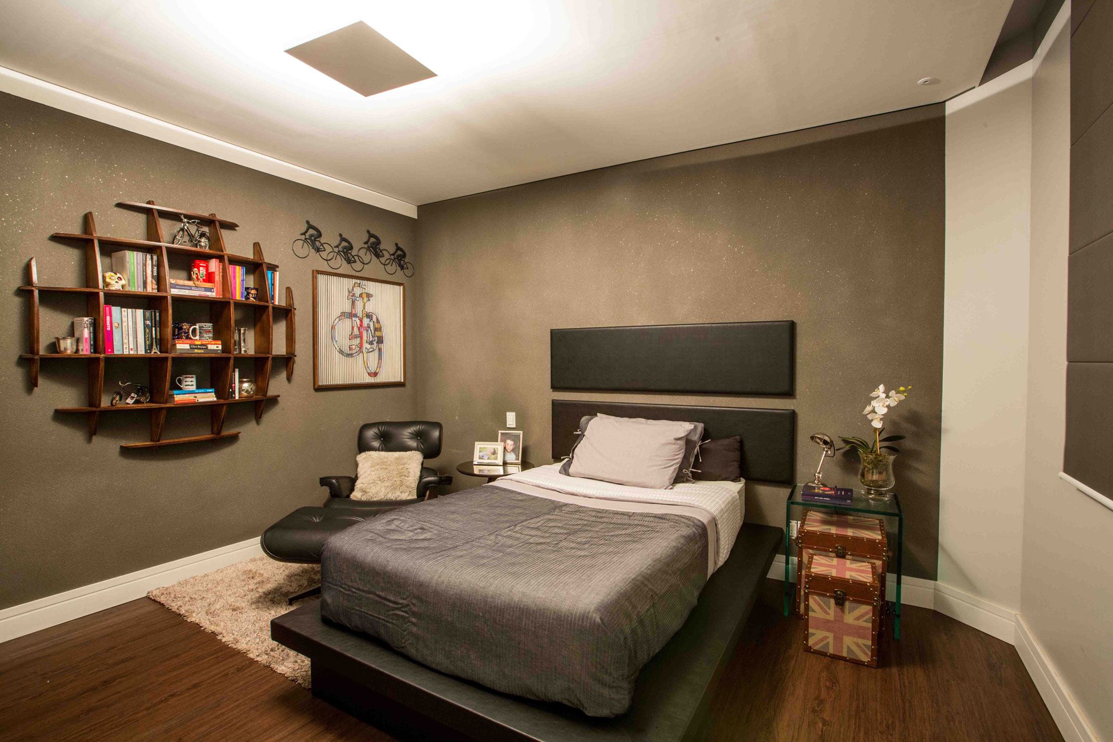 A Charming Contemporary Home with Plenty of Character in São Jose do Rio Preto, Brazil by Piloni Architecture (30)