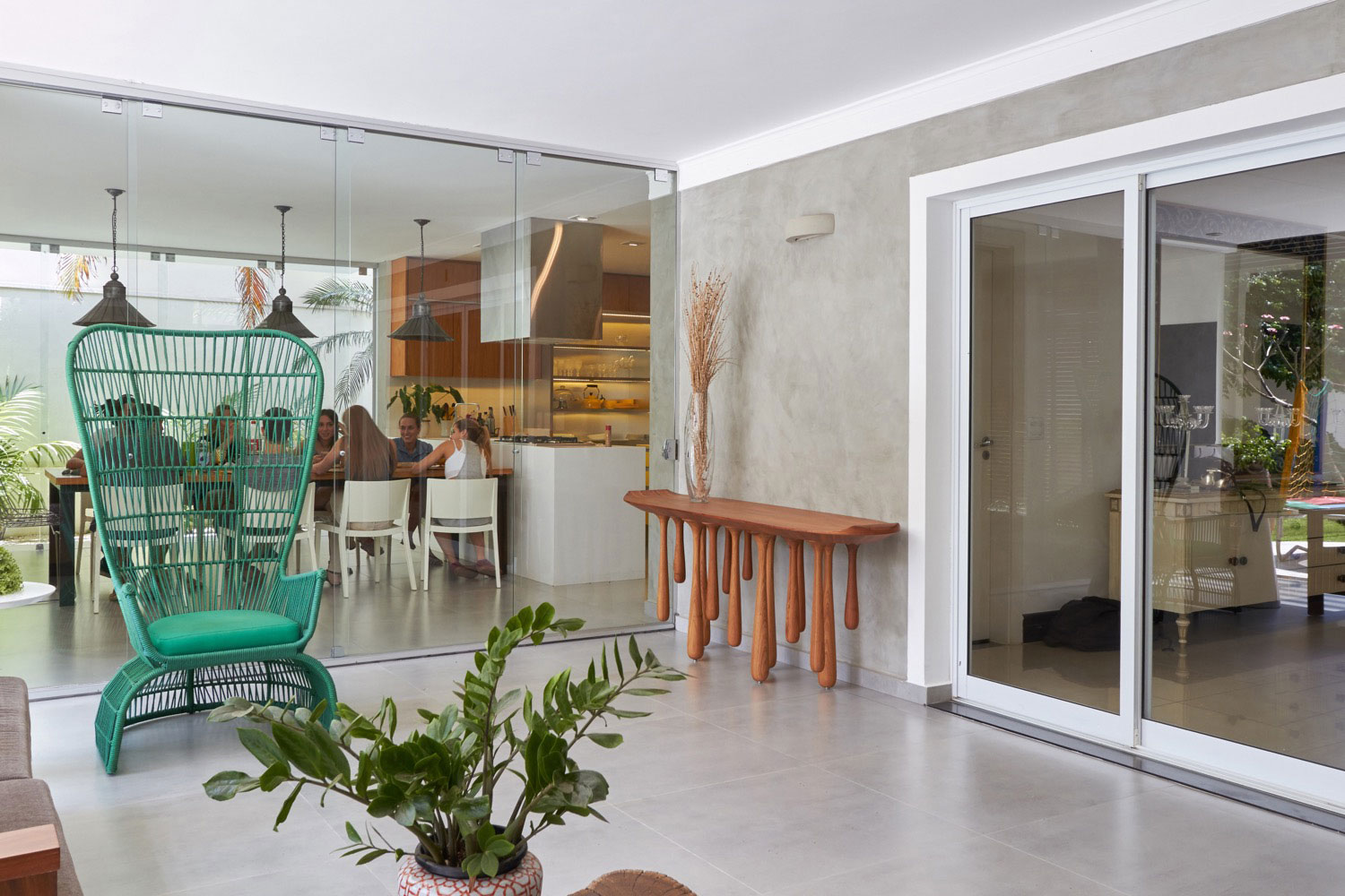 A Charming Contemporary Home with Plenty of Character in São Jose do Rio Preto, Brazil by Piloni Architecture (7)