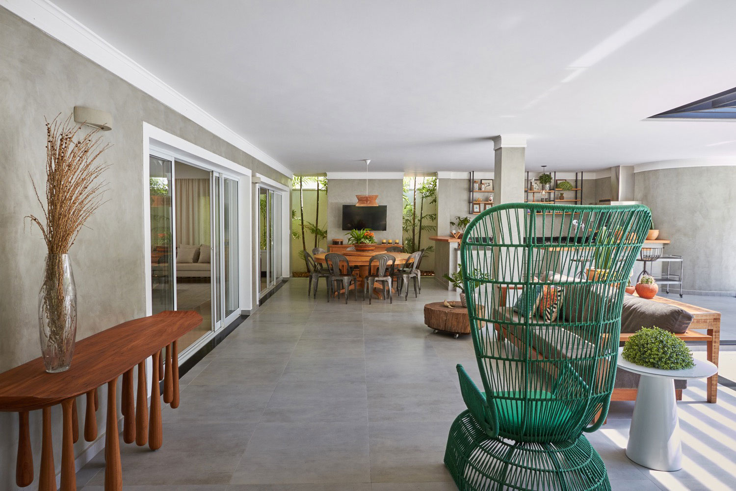 A Charming Contemporary Home with Plenty of Character in São Jose do Rio Preto, Brazil by Piloni Architecture (9)