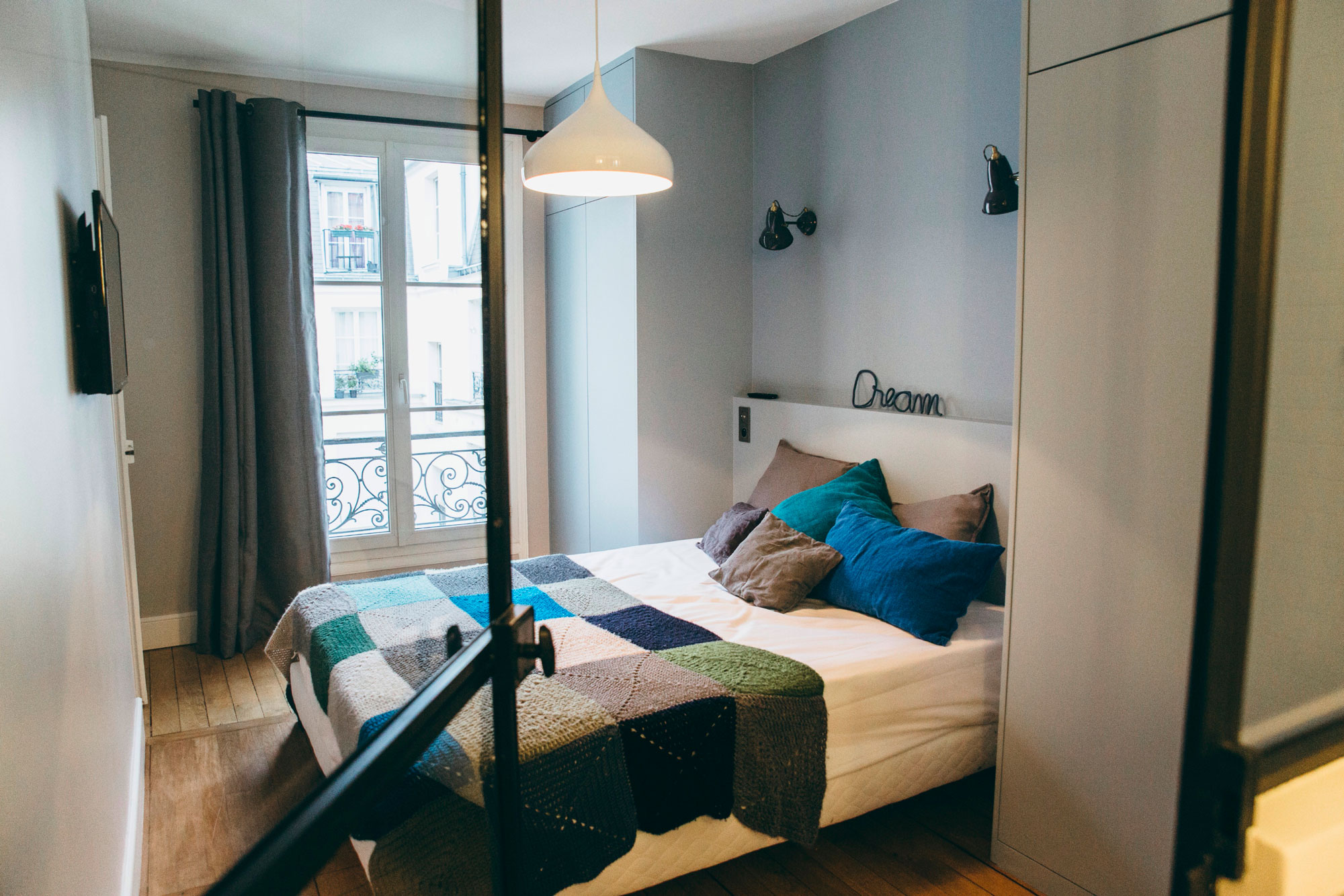 A Charming Contemporary Home with a Retro Twist for a Family of Four in Paris by Camille Hermand Architectures (9)