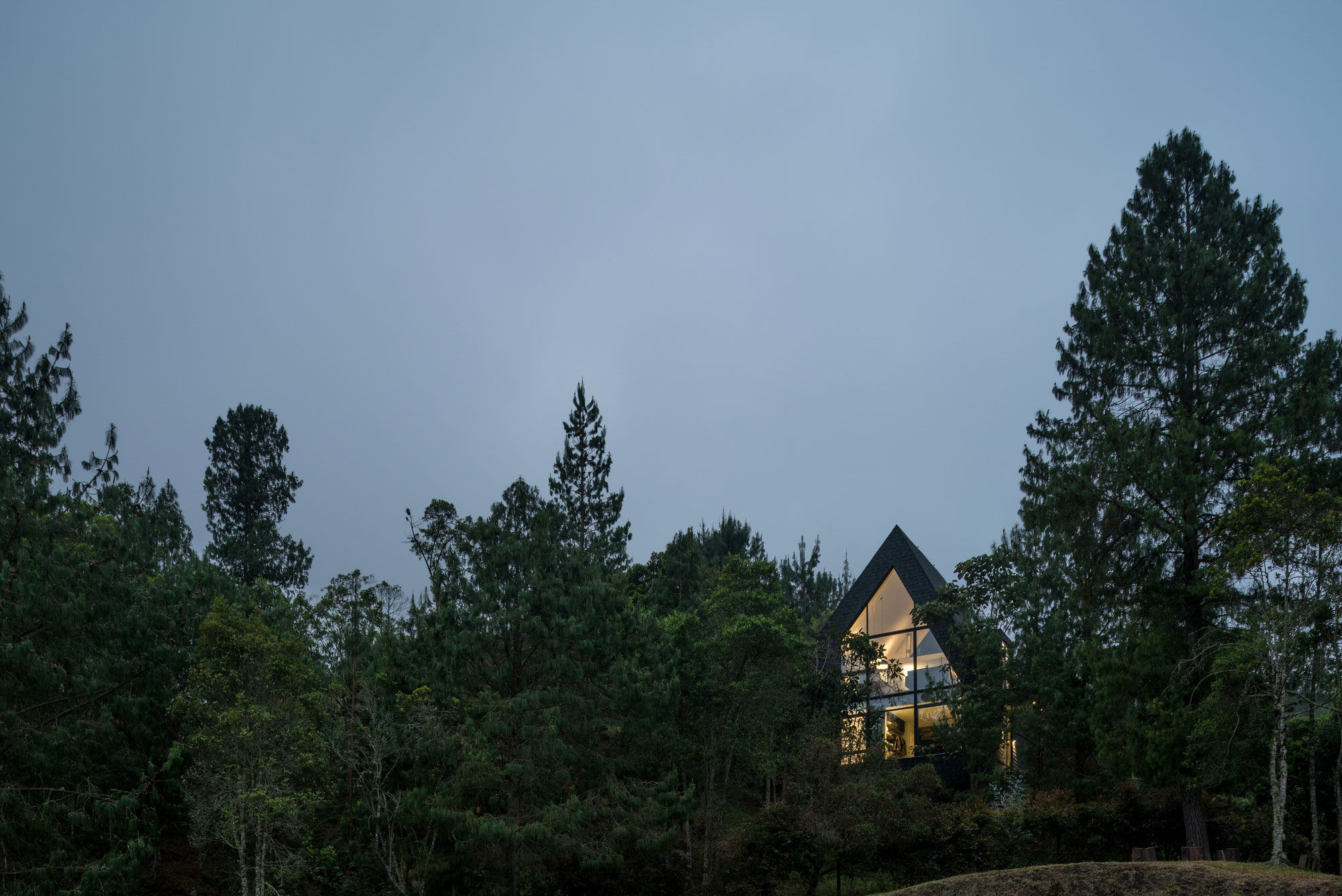 A Charming Mountain Home in the Valley of San Nicolas, Colombia by Catalina Patiño & Viviana Peña (13)
