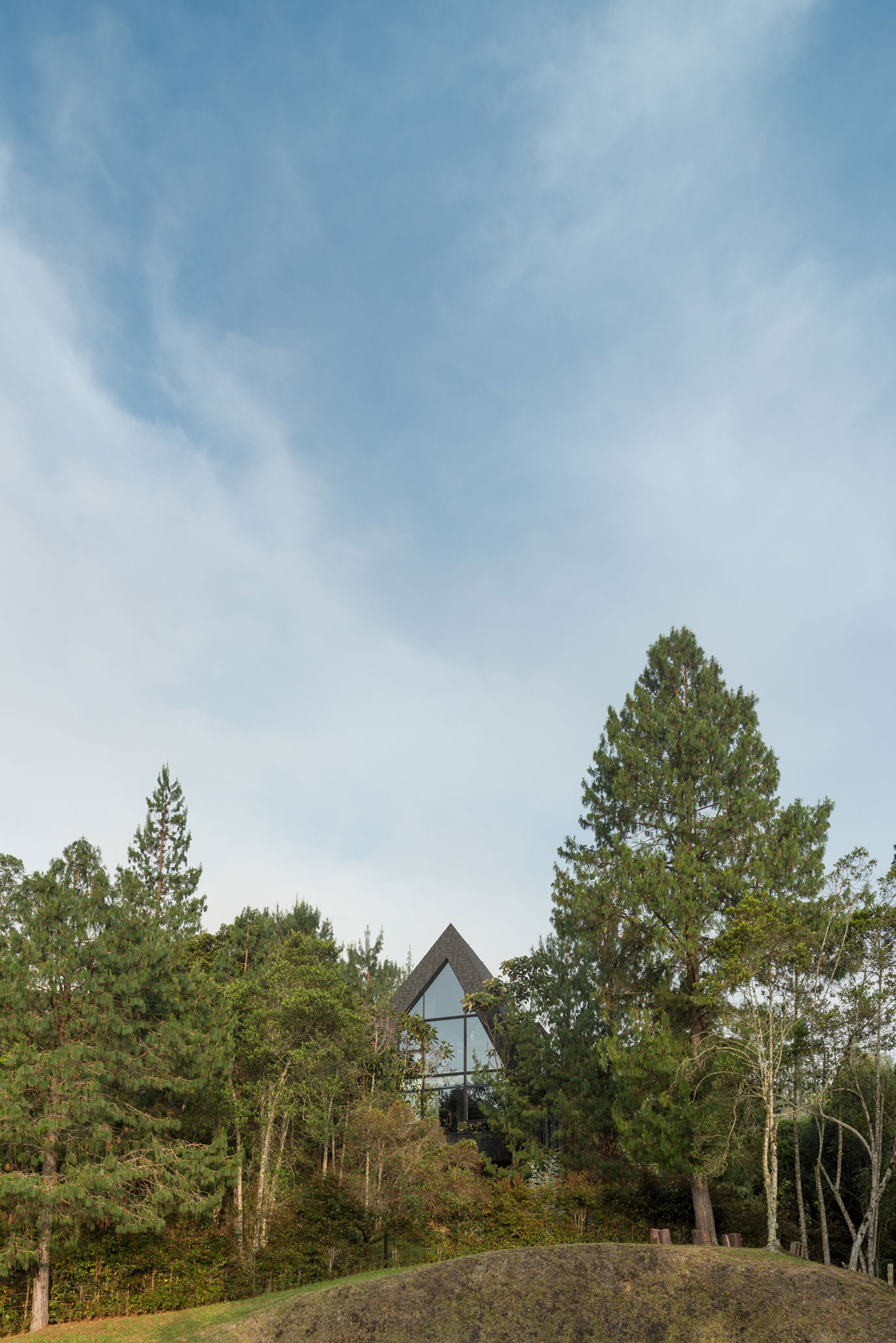 A Charming Mountain Home in the Valley of San Nicolas, Colombia by Catalina Patiño & Viviana Peña (5)