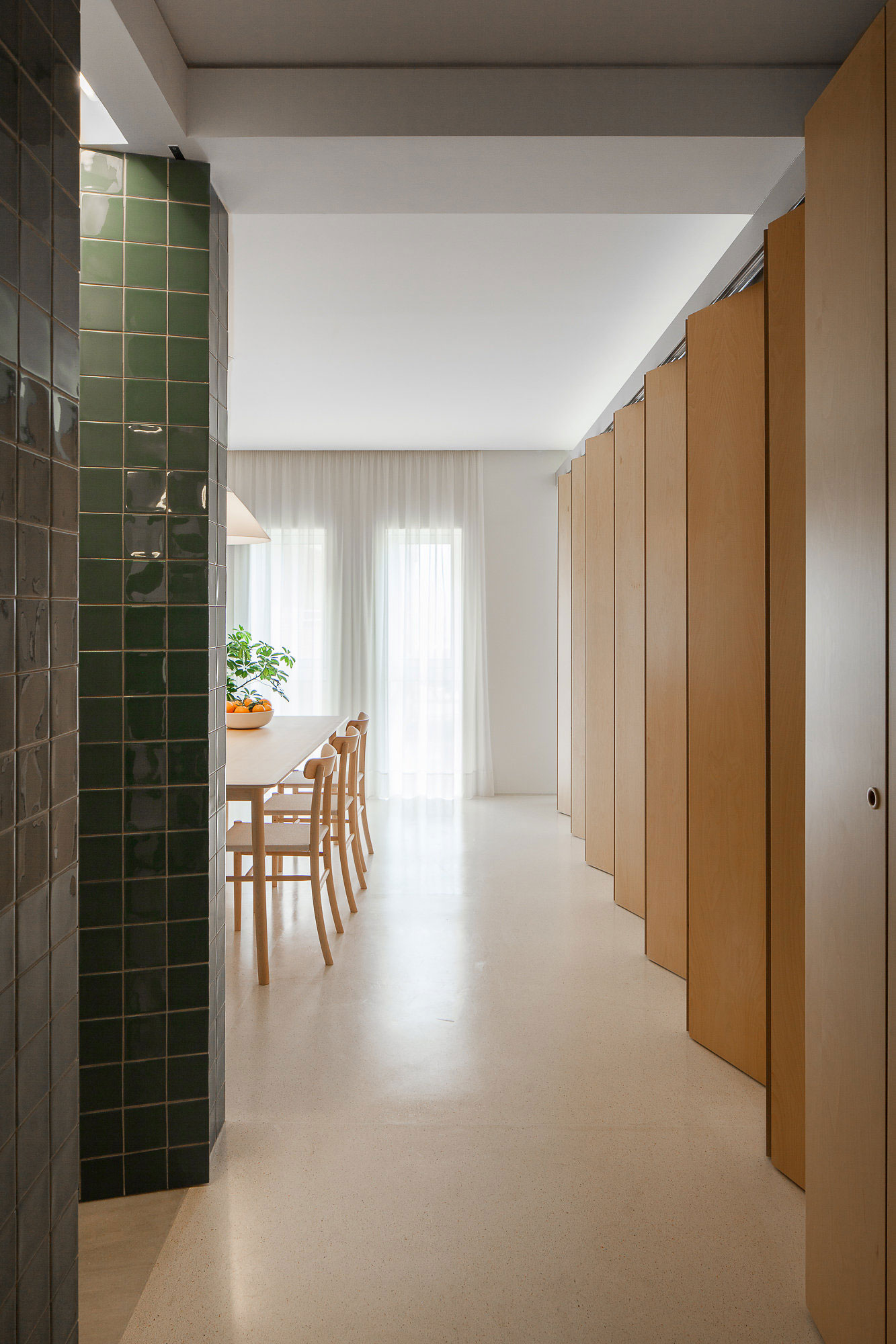 A Clean and Functional Apartment in Porto, Portugal by Mero Oficina (12)