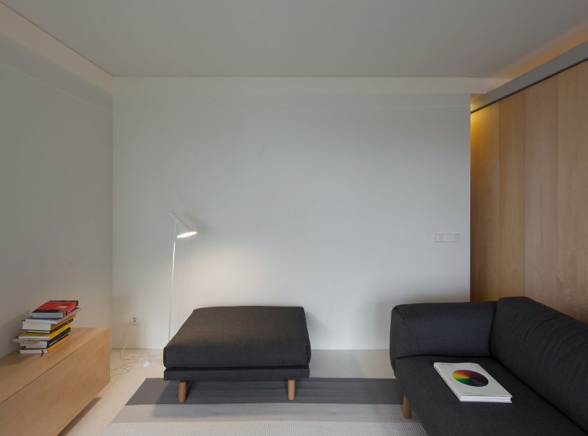 A Clean and Functional Apartment in Porto, Portugal by Mero Oficina (2)