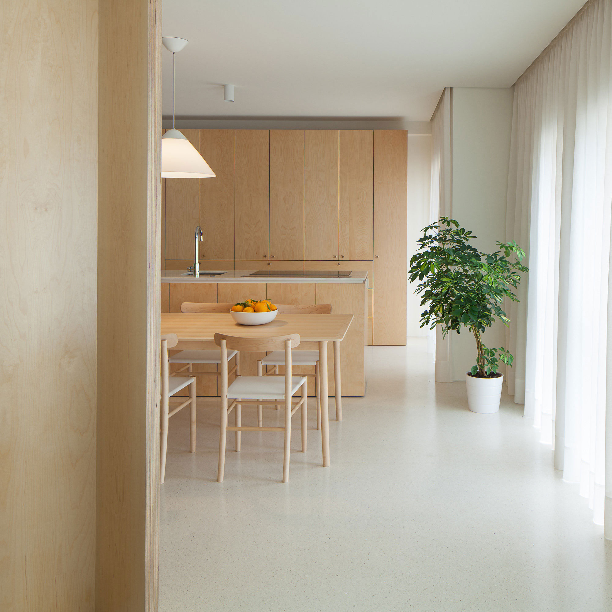 A Clean and Functional Apartment in Porto, Portugal by Mero Oficina (5)
