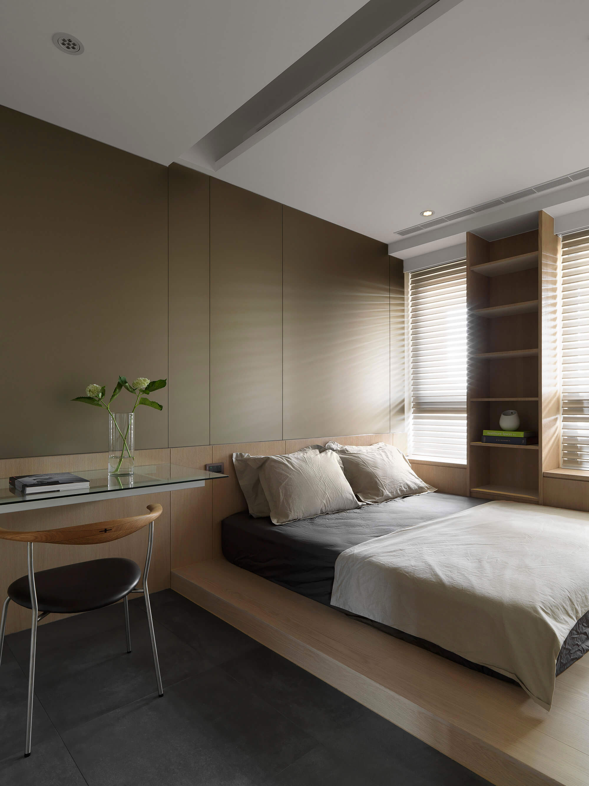 A Contemporary Apartment Plays with Light and Shadow in Taipei by C.H. Interior (20)