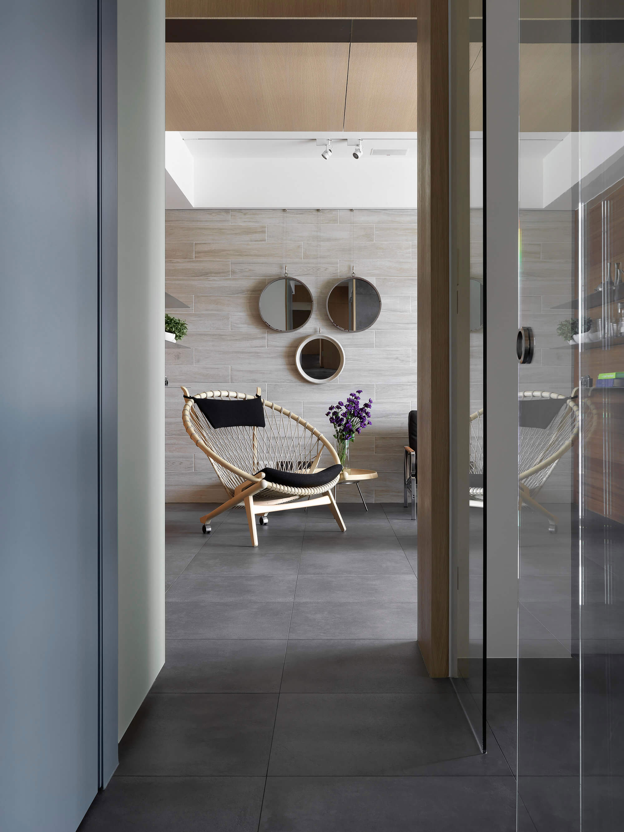 A Contemporary Apartment Plays with Light and Shadow in Taipei by C.H. Interior (9)