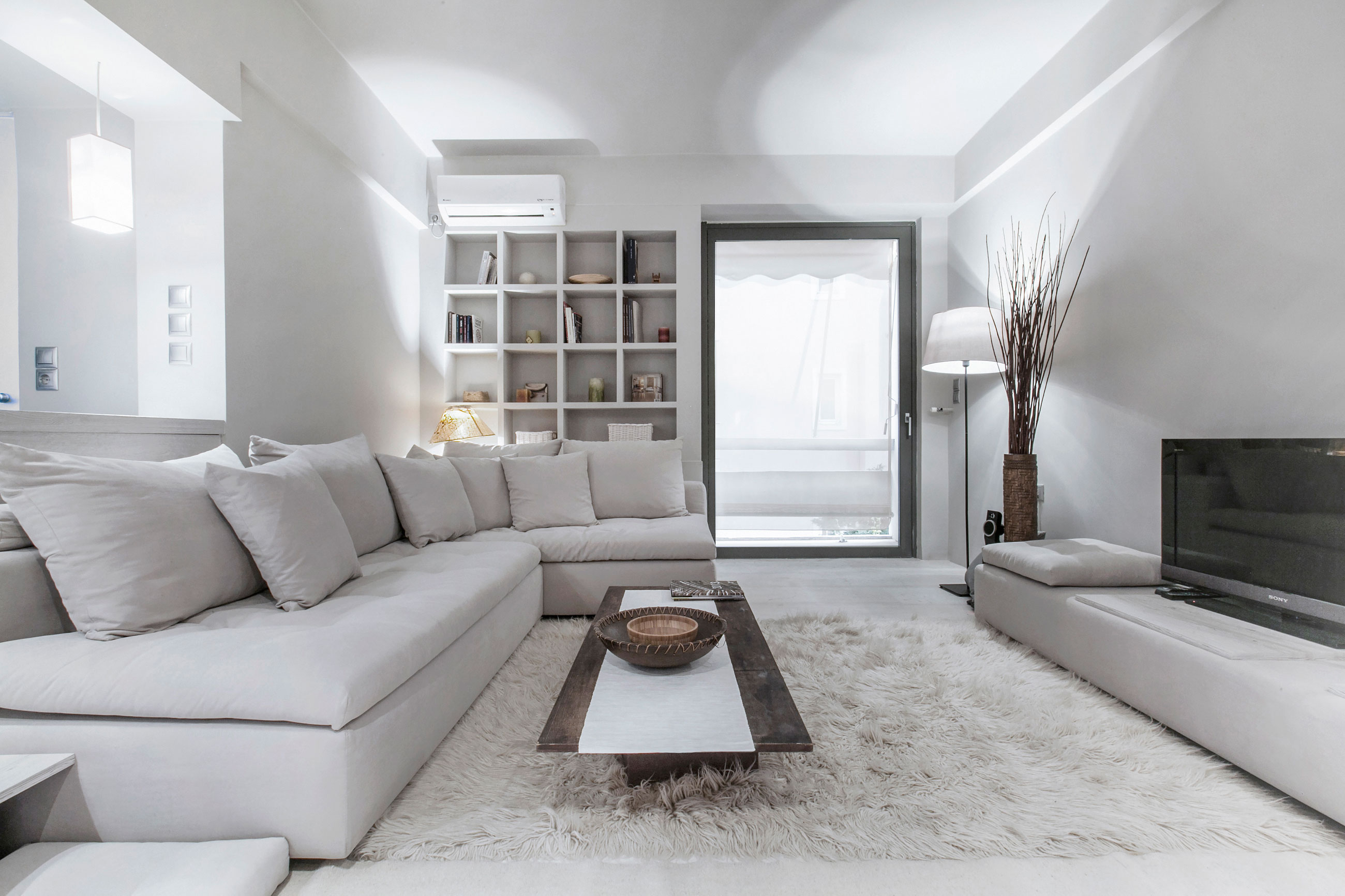 A Contemporary Apartment with an Elegant White Interiors in Kifissia, Greece by AD Architects (1)
