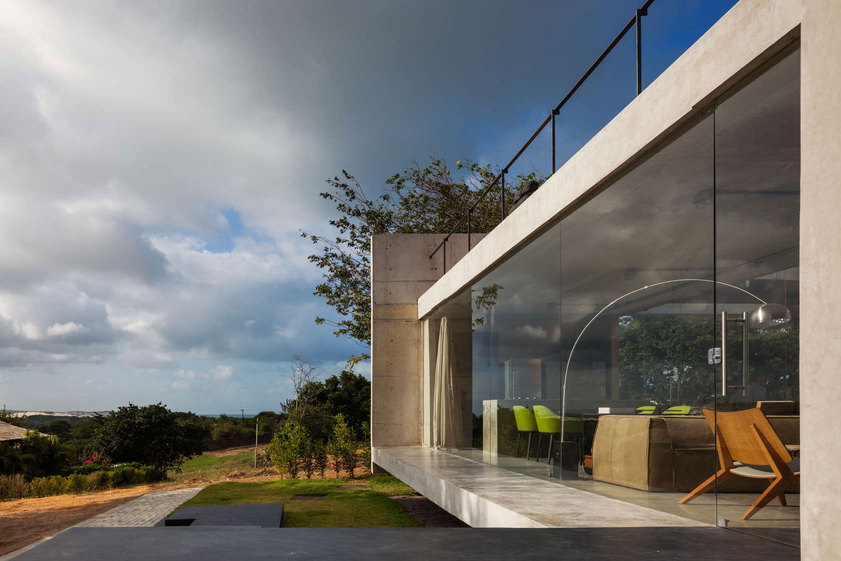 A Contemporary Concrete Home with View, Ventilation and Natural Lighting in Tibau do Sul by Escritório Yuri Vital (18)
