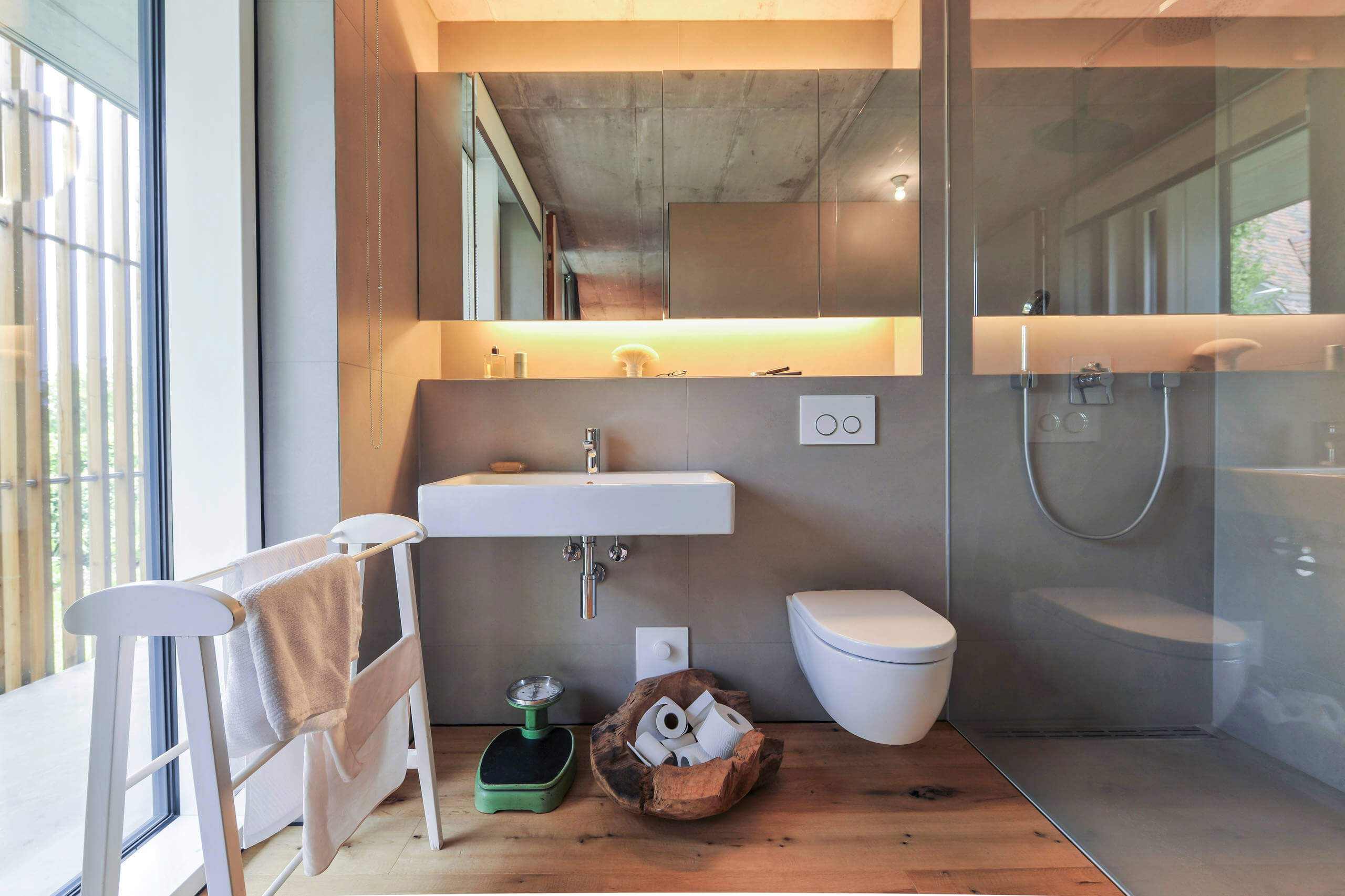 A Contemporary Home Draped in Concrete and Glass in Nürtingen, Germany by Manuela Fernandez Langenegger (10)