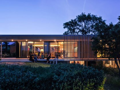 A Contemporary Home Draped in Concrete and Glass in Nürtingen, Germany by Manuela Fernandez Langenegger (12)