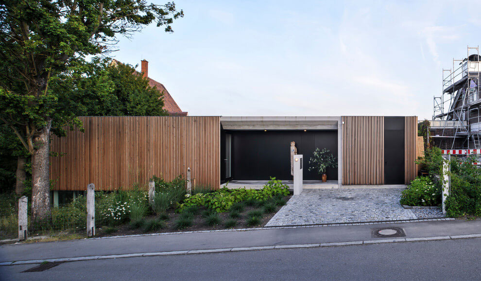 A Contemporary Home Draped in Concrete and Glass in Nürtingen, Germany by Manuela Fernandez Langenegger (4)