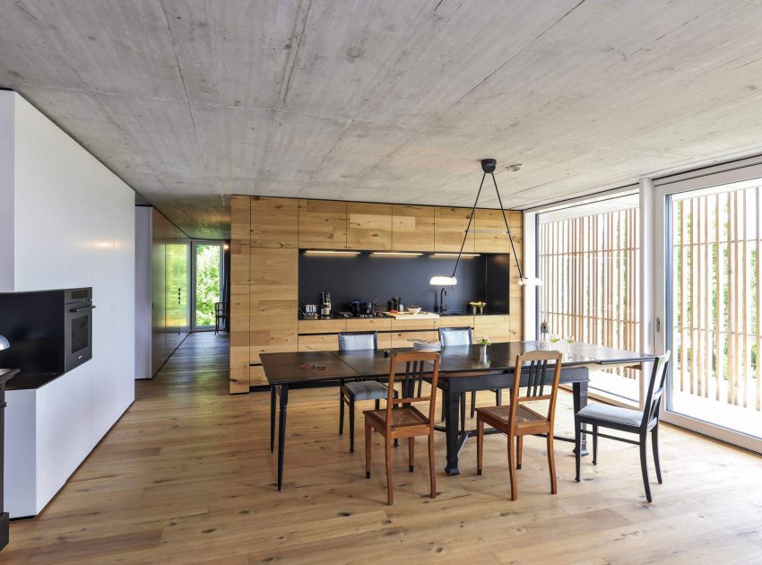 A Contemporary Home Draped in Concrete and Glass in Nürtingen, Germany by Manuela Fernandez Langenegger (7)