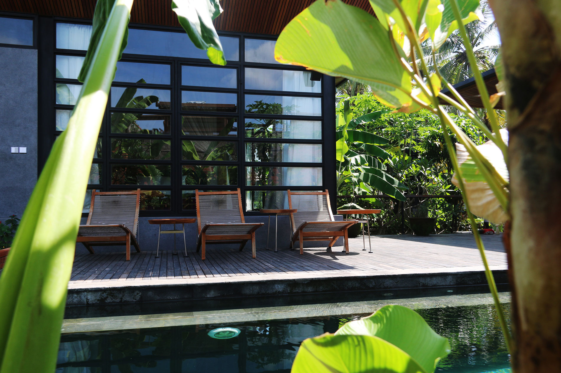 A Contemporary Home with Suspended Spiral Staircase in Bali, Indonesia by Alexis Dornier (4)