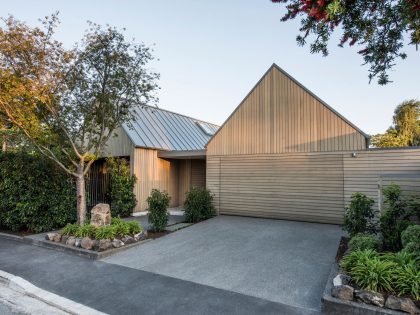 A Cozy Contemporary Home Showcasing Elegance and Warmth in Merivale by Case Ornsby Design (1)