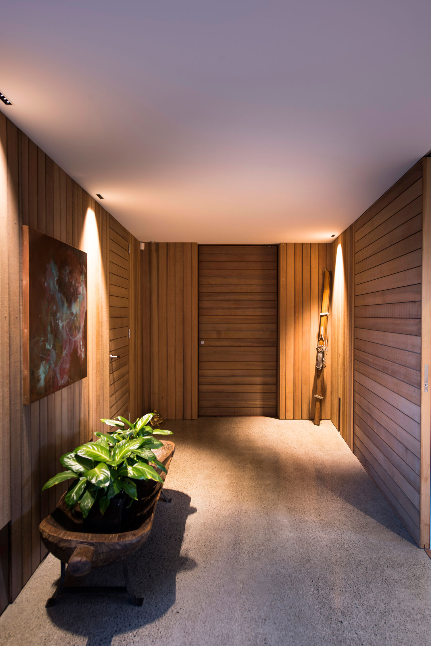 A Cozy Contemporary Home Showcasing Elegance and Warmth in Merivale by Case Ornsby Design (3)