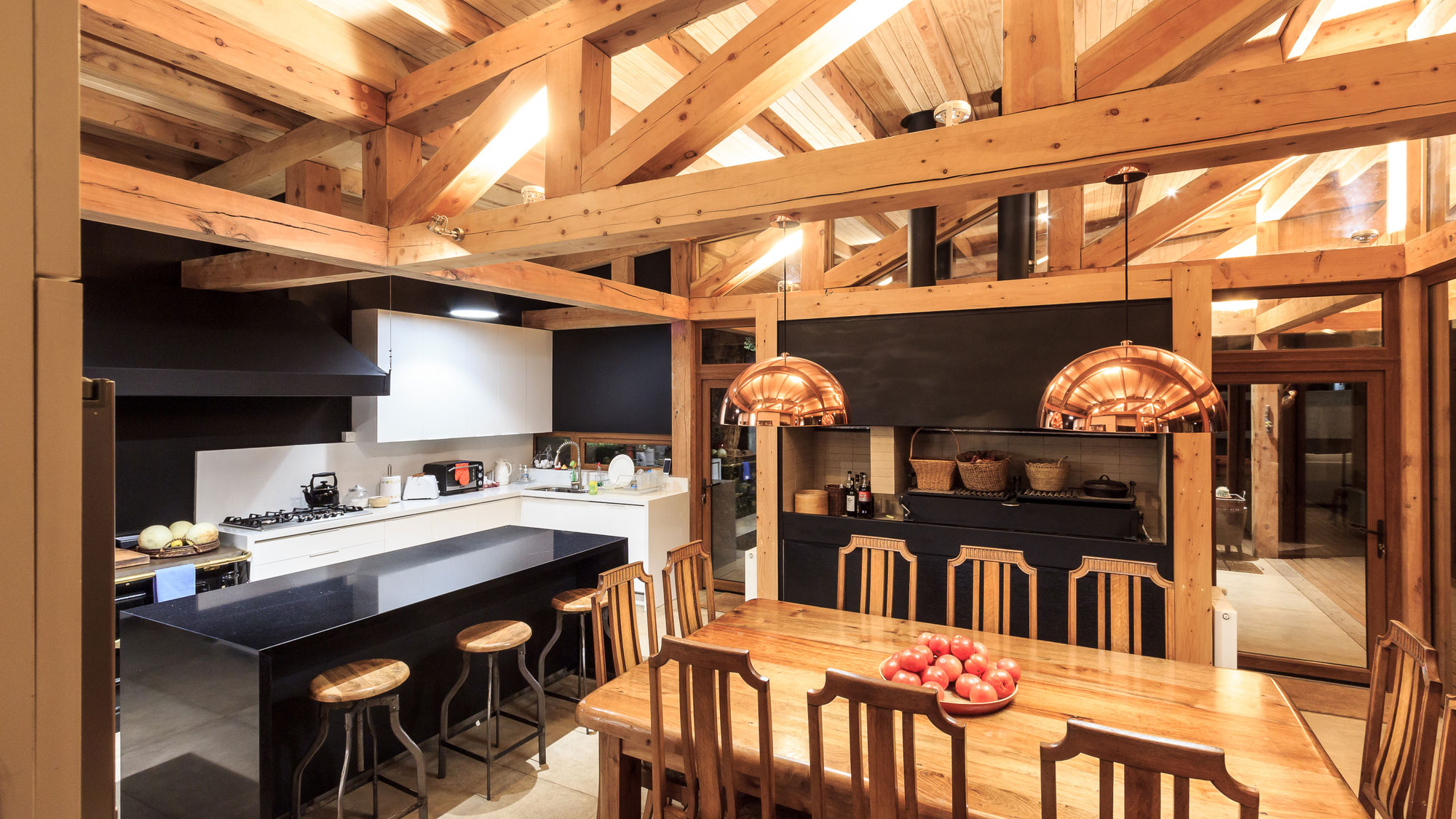 A Cozy Contemporary Home on the Edge of the Cliffs in Hualpén, Chile by Prado Arquitectos (12)