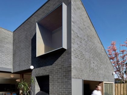 A Cozy Contemporary Home with Simple Elegant Interiors in Elsternwick, Australia by Freedman White (1)