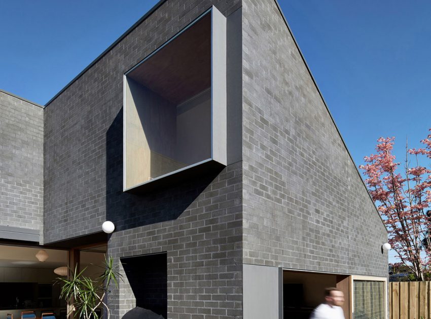 A Cozy Contemporary Home with Simple Elegant Interiors in Elsternwick, Australia by Freedman White (1)